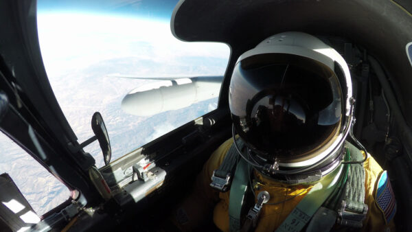 NASA 39 s Mineral Mapping Tech Takes - 1 Pilot Er 2 Cockpit 600x338 