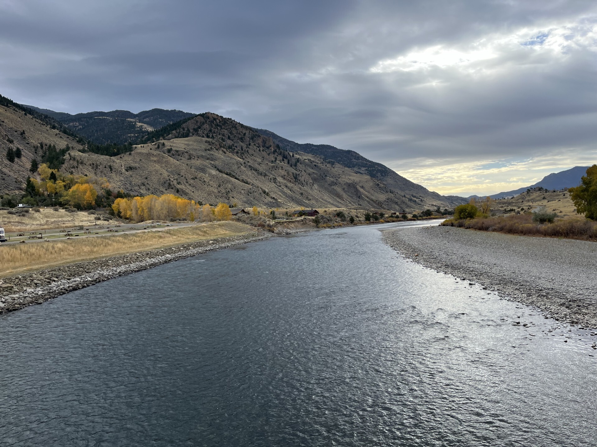 1 yellowstone river.jpg Yellowstone Rive