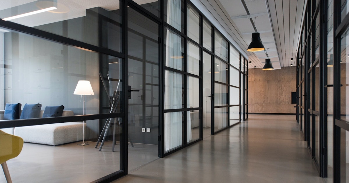 1599959788 blog library workplace 00068.jpg From DevOps engineer to solutions engineer: Bridging the gap between technology and business