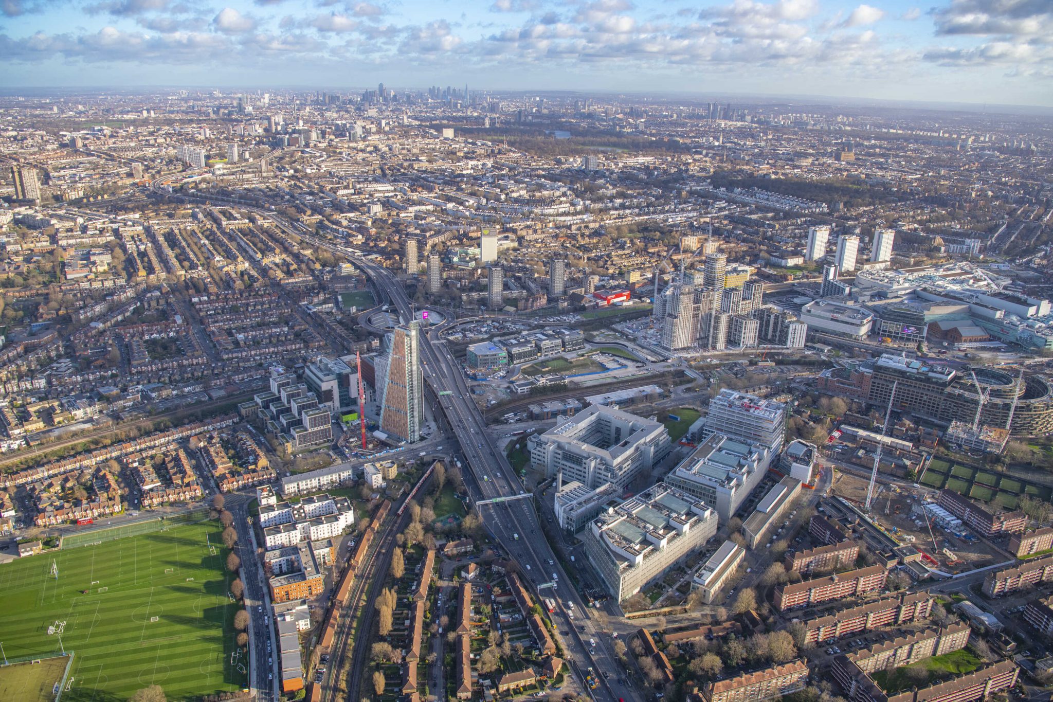 Imperial partners with Lenovo on new London AI Technology Centre - Lenovo StoryHub