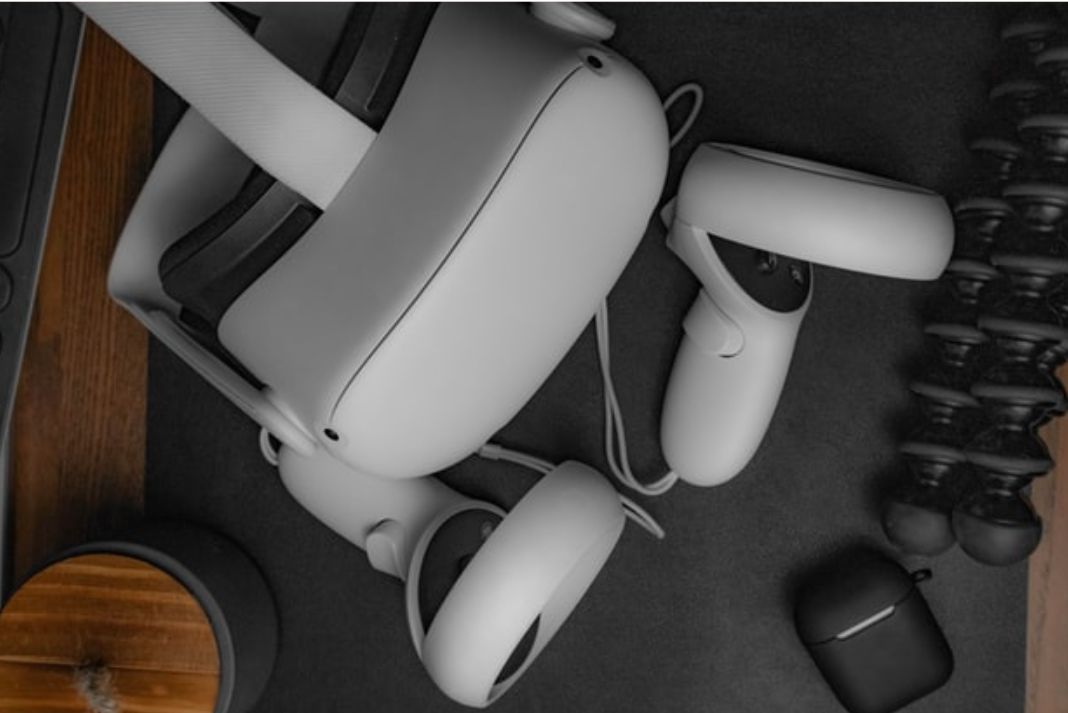 Now Swipe Through The VR Interface With Your Fingers On Meta Quest