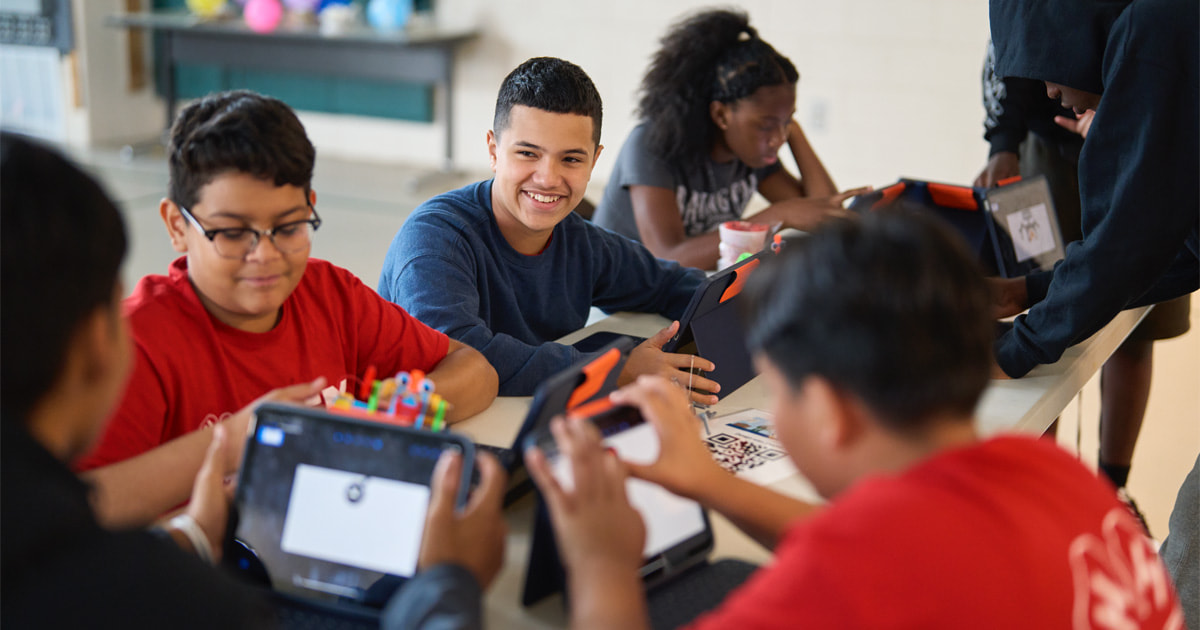 Apple and 4-H Collaboration