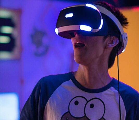 8 Best Oculus Quest 2 Headsets For 2023 Best Oculus Quest 2 headsets