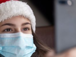 iOS 15.4: How To Unlock Your iPhone Using Face ID With A mask Face ID with a mask