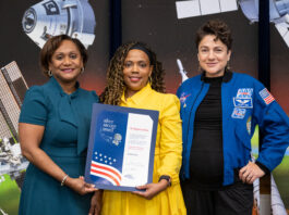 Anika Isaac’s Quest to Support NASA Employees Johnson Space Center employee Anika Isaac receives an award