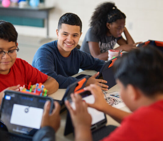 Apple, 4-H Partner to Innovate Tech Education for Youth Apple and 4-H are bringing technology to a new generation of learners