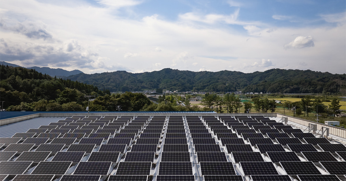 apple celebrates earth day hero lp.jpg.og .jpg Apple surpasses 60 percent reduction in global greenhouse gas emissions