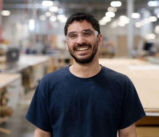 Apple Launches Manufacturing Academy in Detroit on August 19 Apple Manufacturing Academy opens in Detroit on August 19
