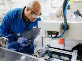 Apple Invests $500 Million to Boost U.S. Supply Chain Apple expands U.S. supply chain with $500 million commitment