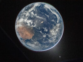 Greetings, Earth – NASA’s latest mission unveiled! A view of Earth taken by NASA astronaut and Artemis II Commander Reid Wiseman from the Orion spacecraft