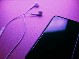 How To Set Soothing Background Sound In iPhone 13. \