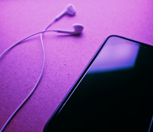 How To Set Soothing Background Sound In iPhone 13. \