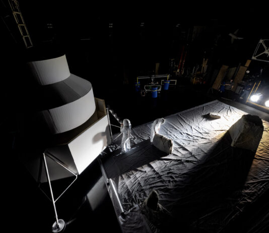 NASA Engineers Recreate Moonlight for Artemis III Landing Simulation NASA engineers inside the Flat Floor Facility at Marshall Space Flight Center in Huntsville, Alabama, mimic lander inspection and assessment tasks future Artemis astronauts may do during Artemis III. Lights are positioned at a low angle to replicate the strong shadows that are cast across the lunar South Pole.