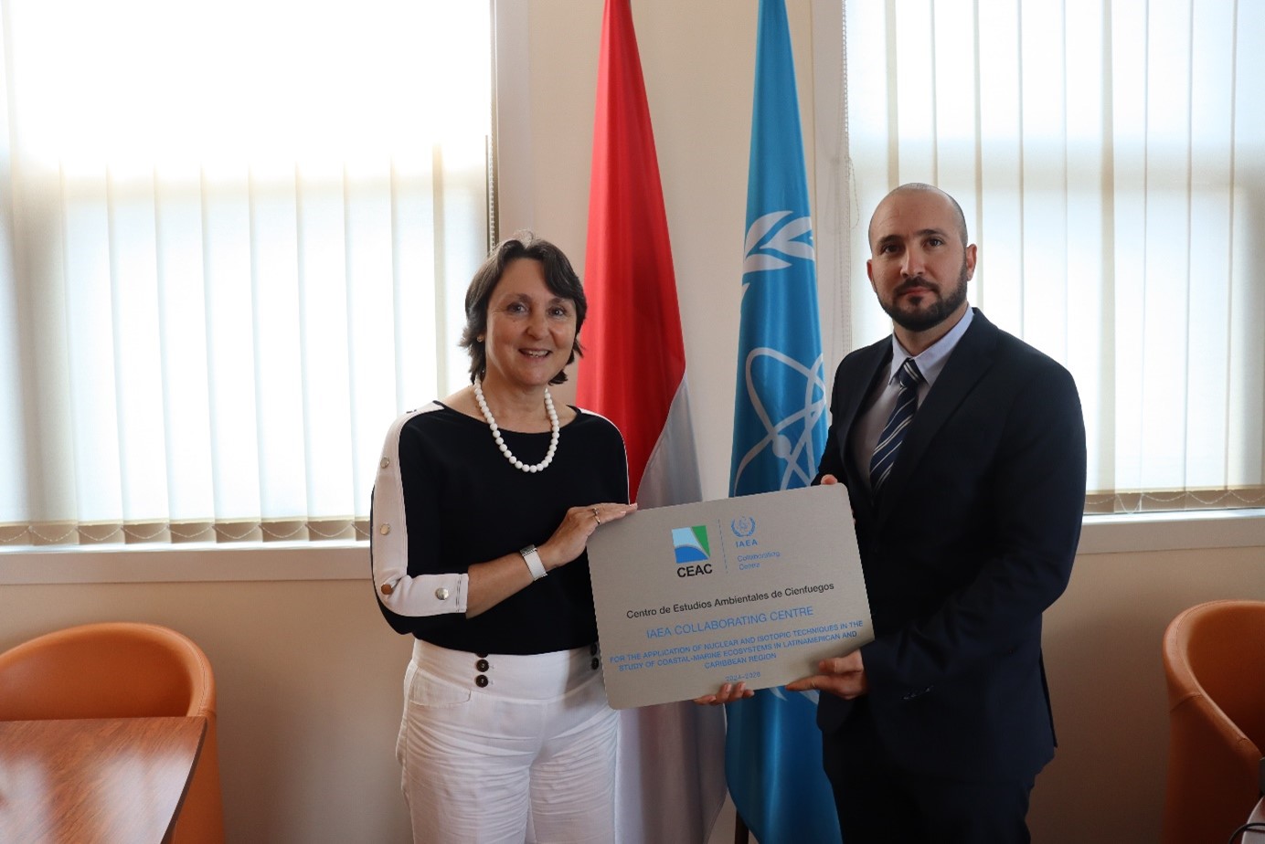 directoroftheiaeamarineenvironmentwithdirectorofcentrodeestudiosambientalesdecienfuegos.jpg IAEA’s First Cuban Collaborating Centre for Coastal and Marine Health