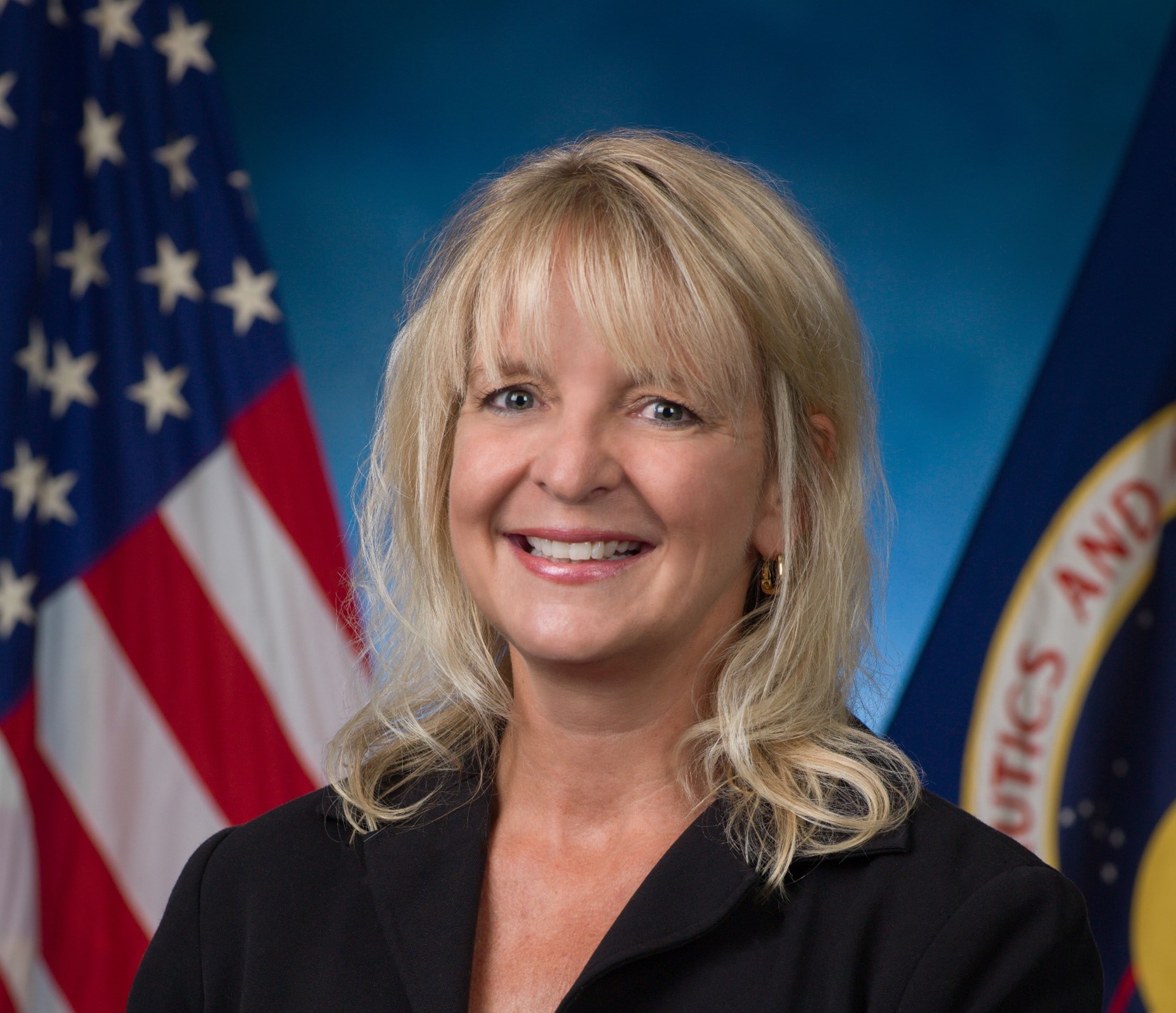 Orion Deputy Program Manager Debbie Korth Receives 2025 Engineer of the Year Award - NASA