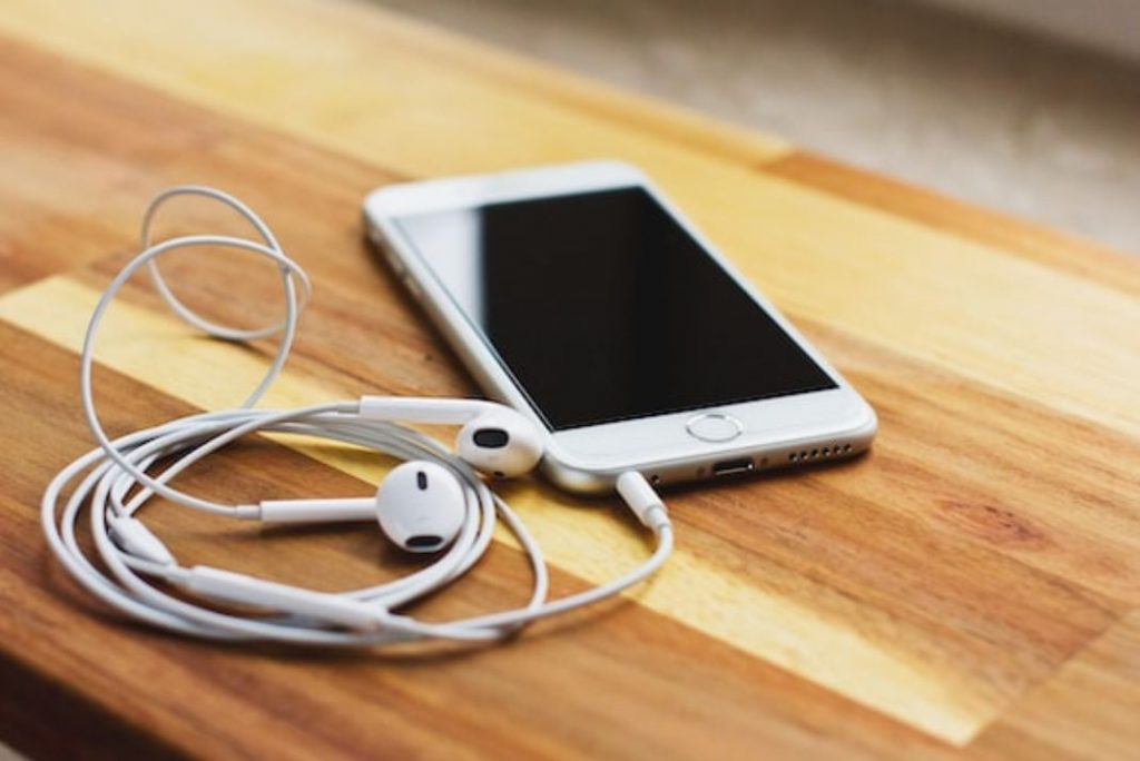 download free music on iPhone.