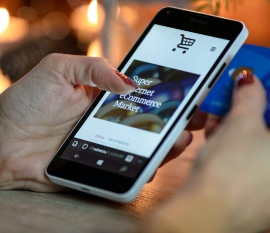 7 Essential Tips To Extend Your iPhone 15 Battery Life ecommerec tips