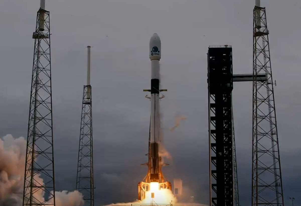 Falcon 9 launches ESA’s Hera asteroid mission