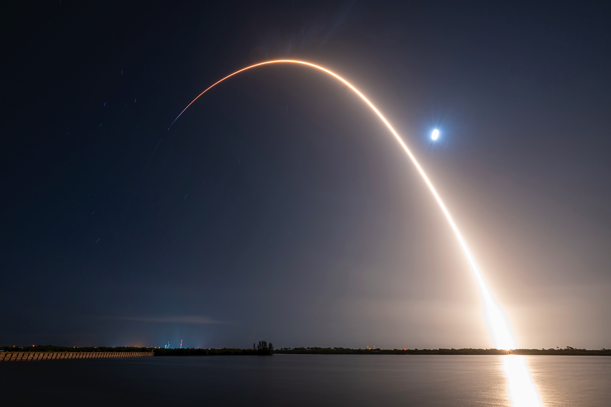 Falcon 9 launches Project Kuiper satellites