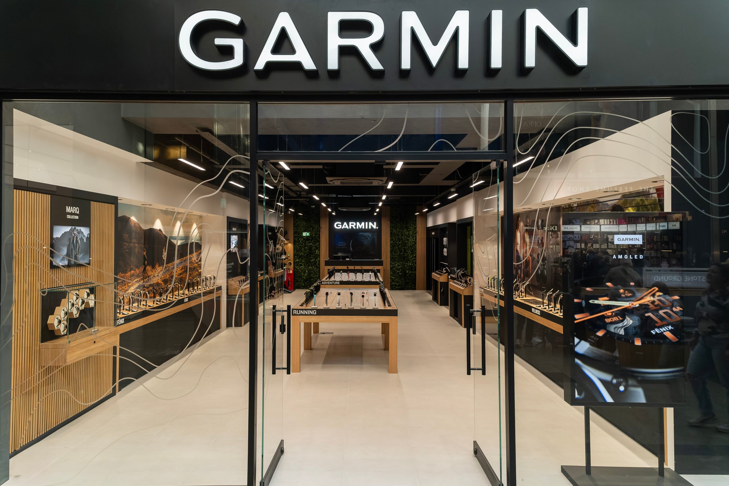 garmin x westquay scaled.jpg Garmin steps onto the high street with first UK store - Garmin Newsroom