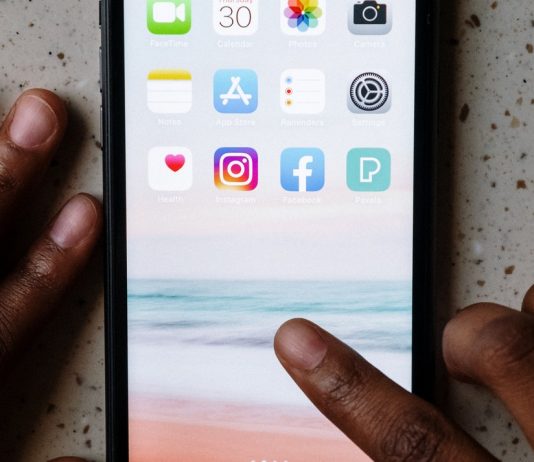 9 Steps To Declutter iPhone’s Home Screen Declutter Your iPhone's Home Screen