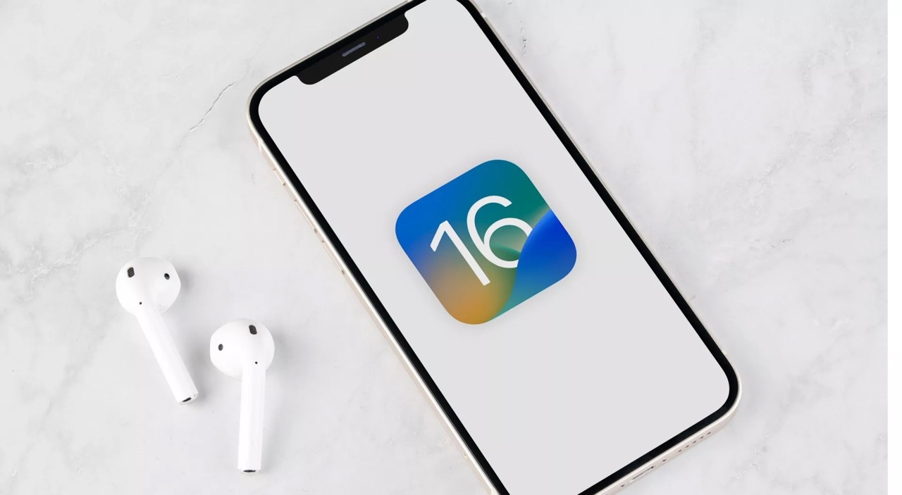 Apple Maps' Multi-Stop Routing In iOS 16 Safety Check for iPhone
