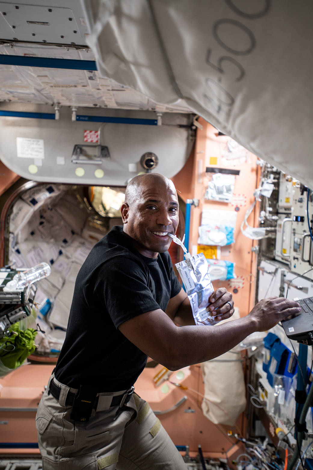 iss064e005045.jpg Expedition 64 Flight Engineer Victor Glover of NASA