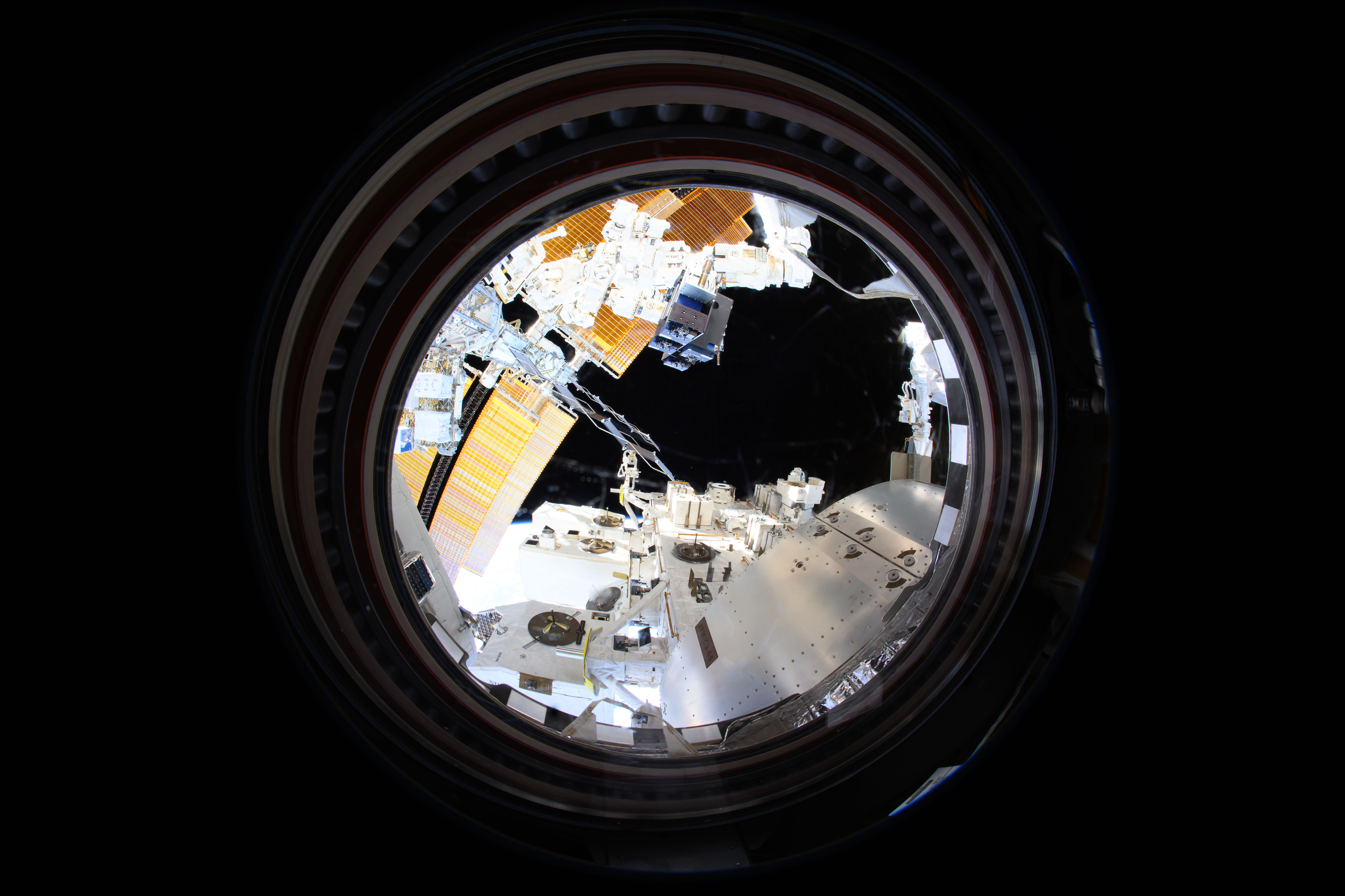 Space Station Research Tests Performance of Self-Healing Quantum Technology  - NASA