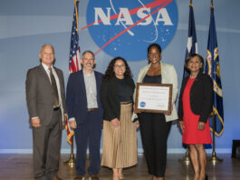 Portia Keyes Secures Essential NASA Support in Starlight Mission A NASA employee receives an award from four of her colleagues.