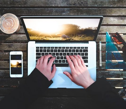 How To Transfer Files From Mac To iPad Or iPhone And Vice Versa.