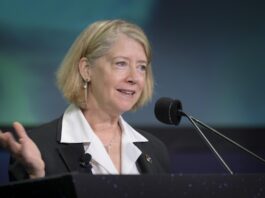 NASA Deputy Chief to Win 2025 National Space Honor NASA Deputy Administrator Pam Melroy gives keynote remarks during the 37th Space Symposium, Tuesday, April 5, 2022, in Colorado Springs, Colorado. Photo Credit: (NASA/Bill Ingalls)
