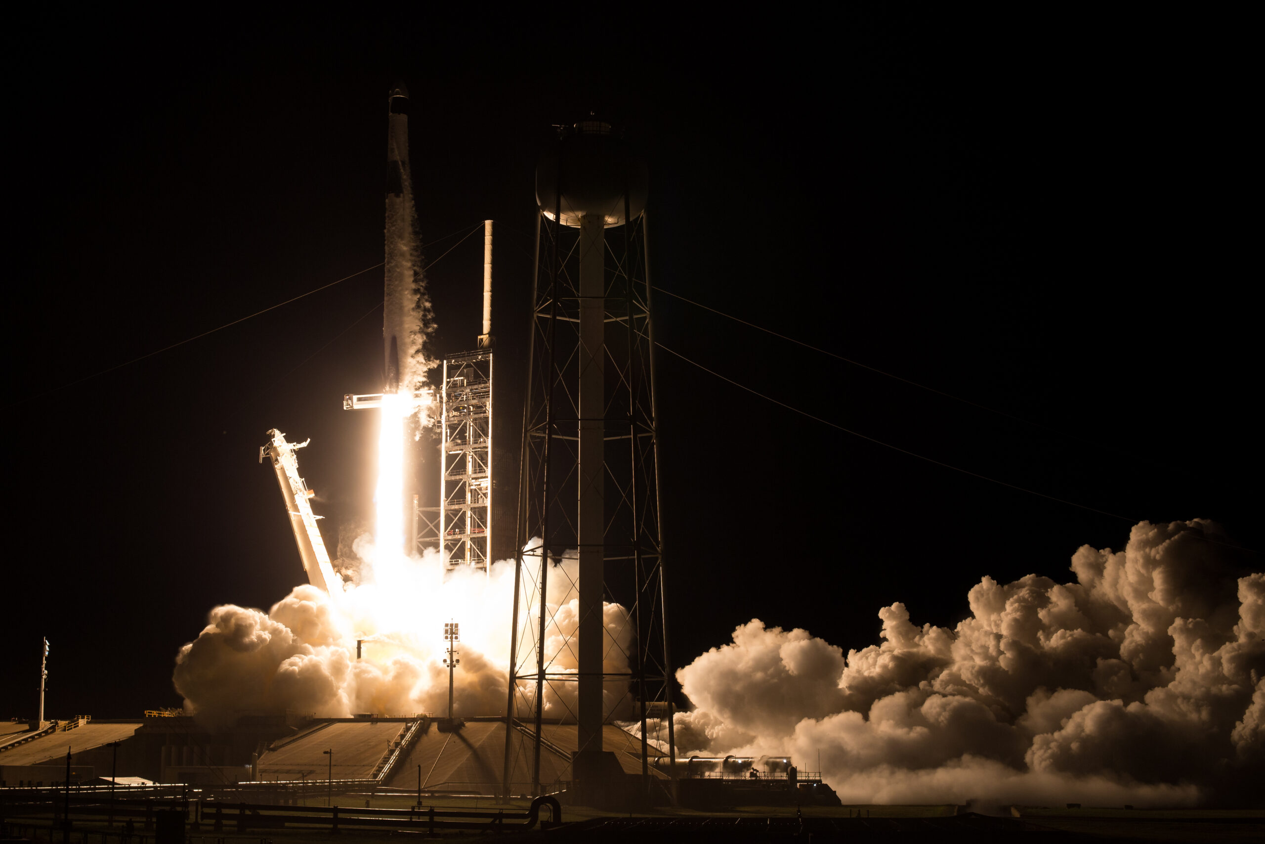 nasas spacex crew 8 launch.jpg Image shows a SpaceX Falcon 9 rocket lifting off from Launch Complex 39A. A Dragon spacecraft is carrying