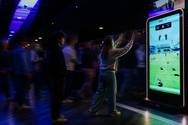 Lenovo and Invisionary Media, in collaboration with Intel, Launch AI-Powered Fan Experience with Newcastle United, Built on Flagship LUX-75 Displays