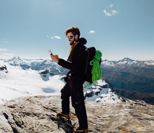 New Zealand launches countrywide Starlink service for smartphones. New Zealand first to provide nationwide direct-to-smartphone Starlink service