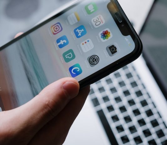 How To Screen Mirror Your iPhone And iPad To TV Screen Mirror Your iPhone
