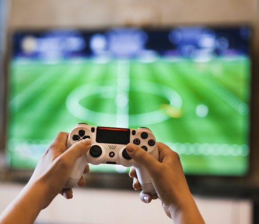 8 Best iPhone And iPad Gaming Controllers iPad Gaming Controllers