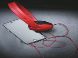 How To Fix iPhone 13 Stuck In Headphone Mode iPhone13-Stuck-In-Headphone-Mode