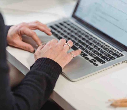 Enable Or Disable Screen Edge Swipe In Windows 11 Enable Or Disable Screen Edge Swipe In Windows 11