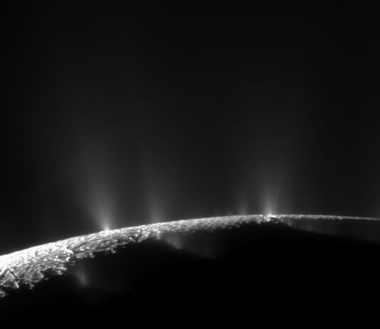 NASA Discovers Fresh Organic Molecules from Enceladus’ Ocean NASA Cassini spacecraft captured dramatic plumes, both large and small, spray water ice out from many locations along the famed tiger stripes near the south pole of Saturn moon Enceladus.
