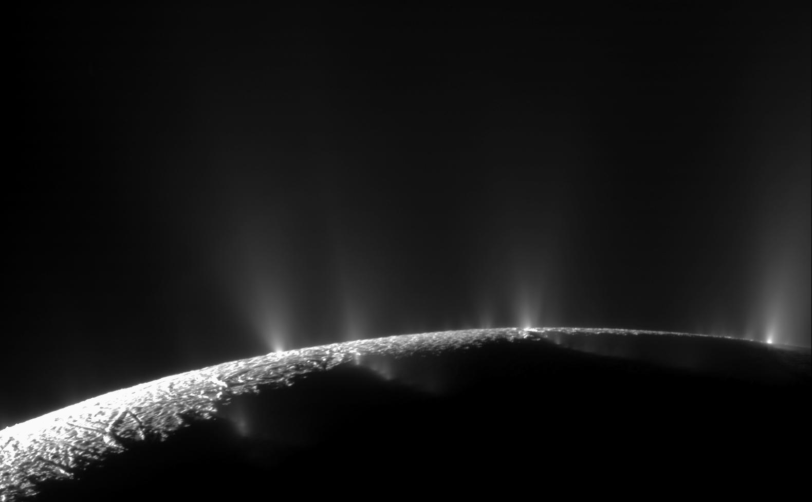 pia11688orig.jpg NASA Cassini spacecraft captured dramatic plumes, both large and small, spray water ice out from many locations along the famed tiger stripes near the south pole of Saturn moon Enceladus.