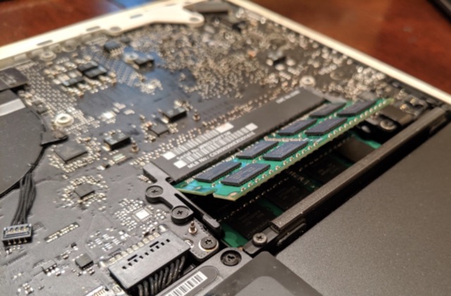 Upgrade MacBook Pro memory