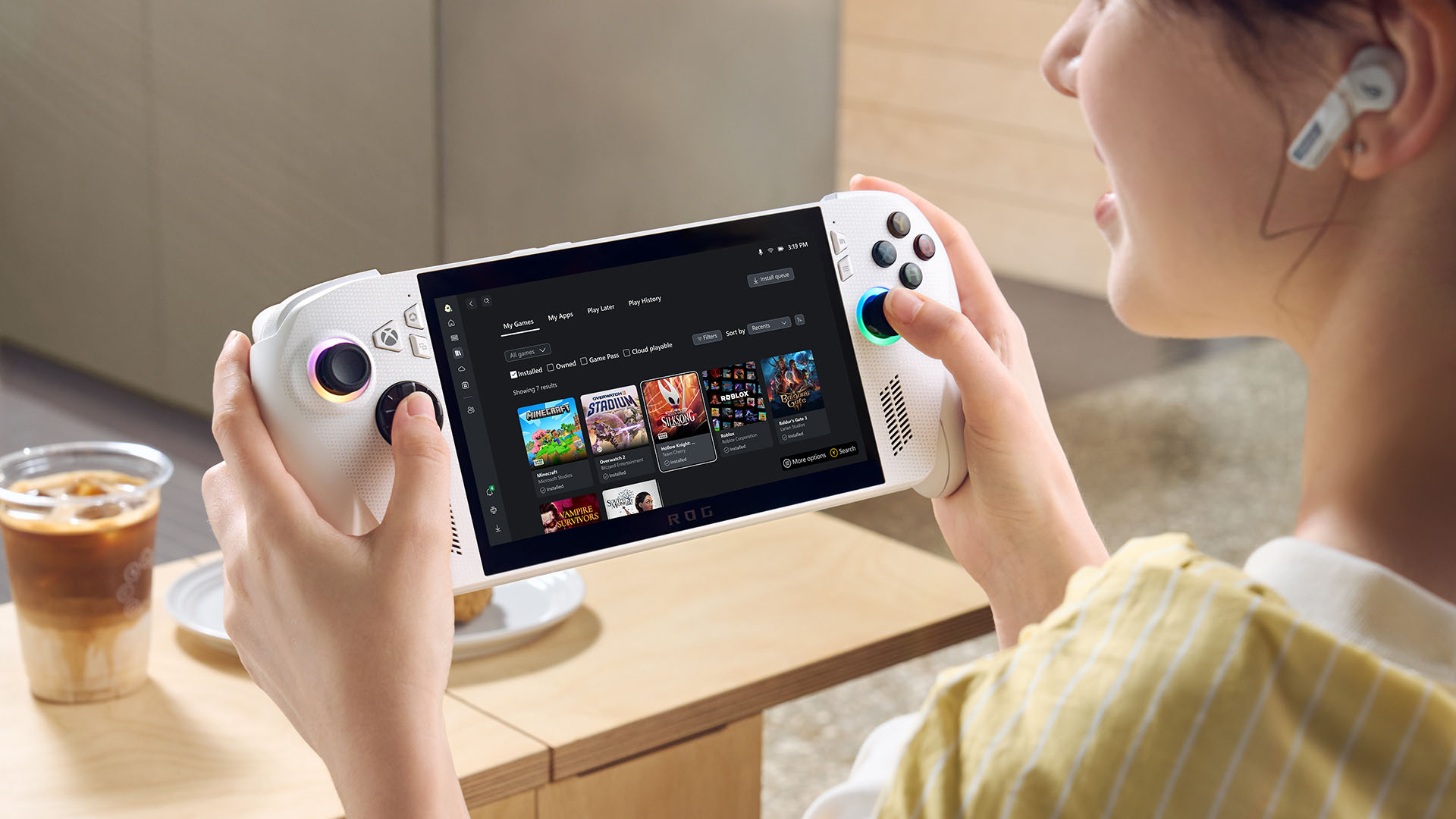 rog ally x asset 06edacb2df9072b60e29.jpg ROG Xbox Ally Lifestyle Asset