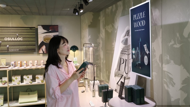[Interview] Samsung Color E-Paper x Amore Seongsu: Preserving the Authentic Beauty of Spaces