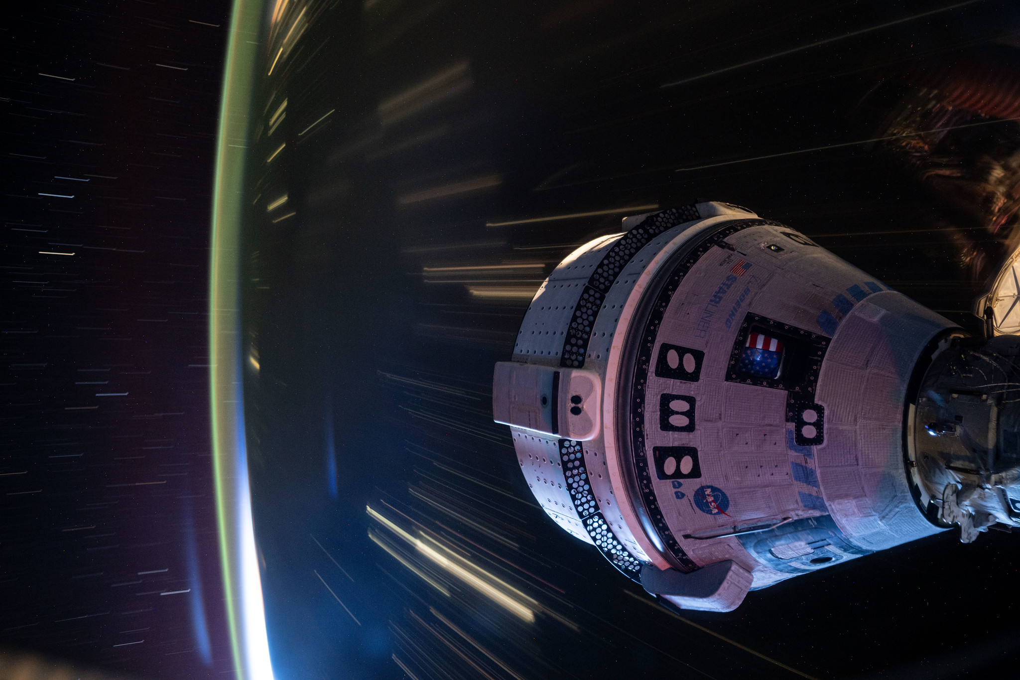 starliner at night.jpg A long-duration image of Boeing