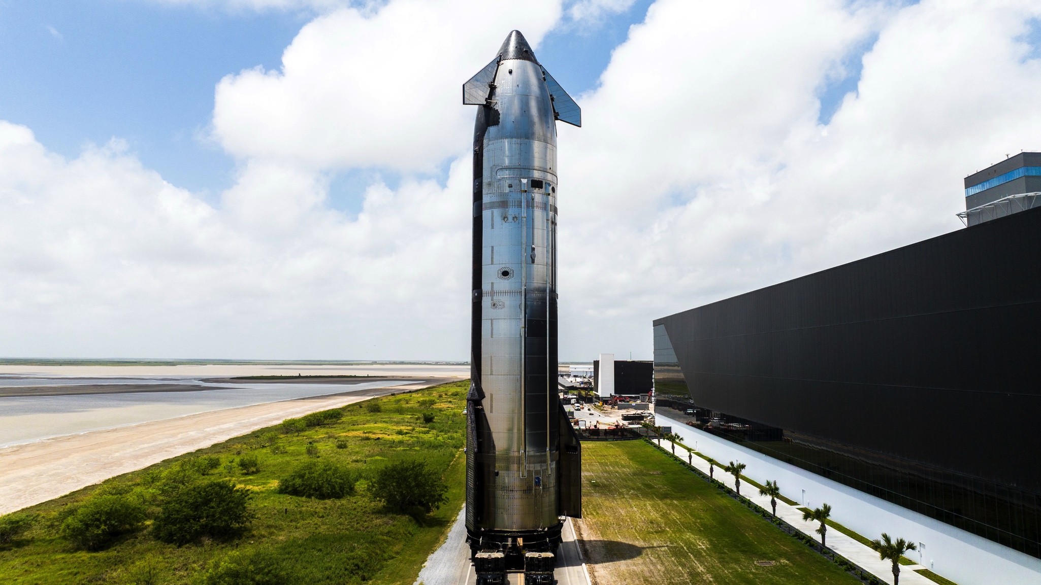 Starship destroyed in test stand explosion