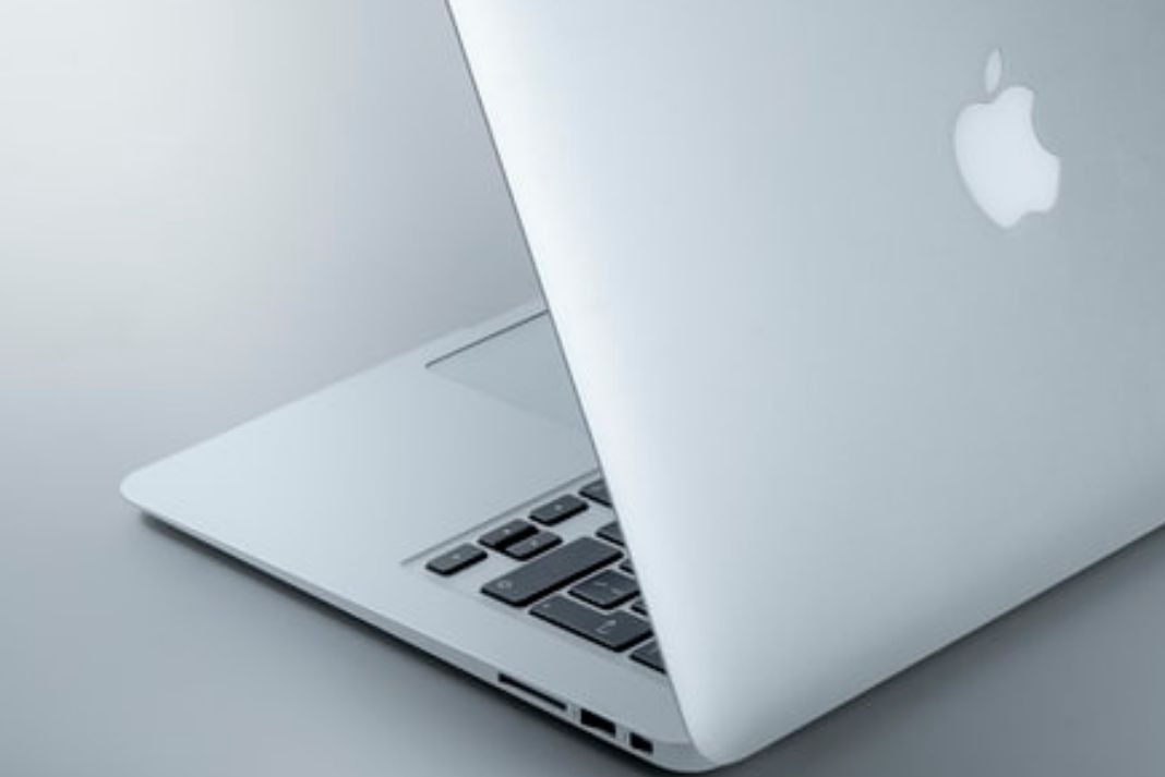 track changes in Apple Pages