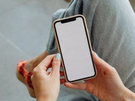 White Screen On New iPhone 14 Pro Max: Fixed White screen