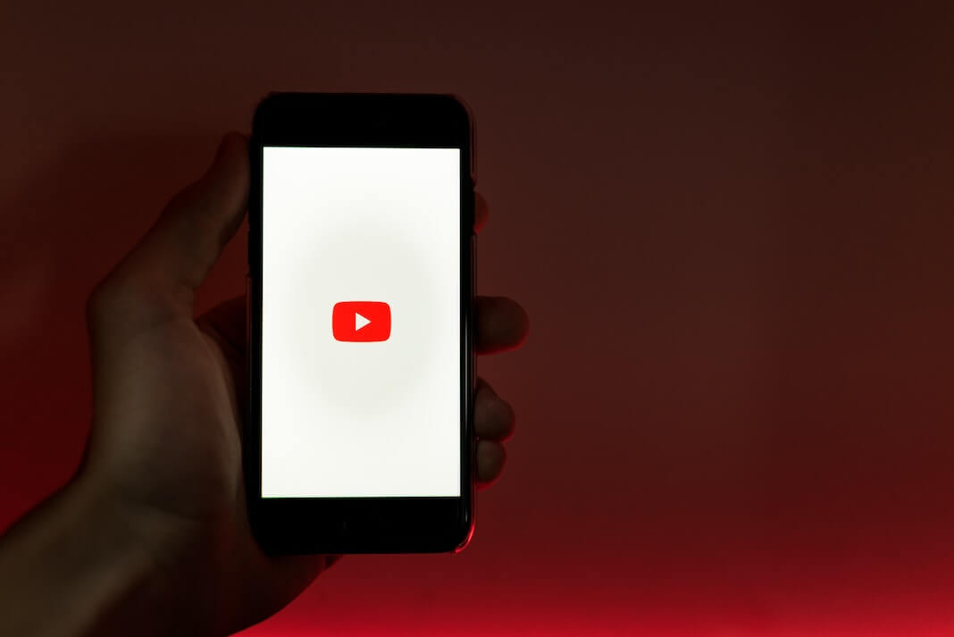 How To Keep Listening To YouTube In The Background Or With iPhone Locked
