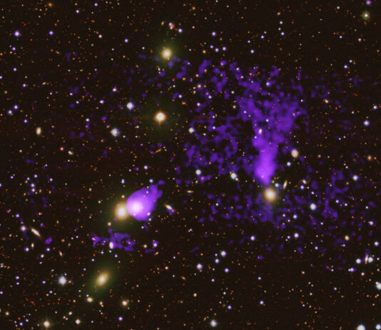 NASA’s Chandra Discovers Stream-Crossing Galaxy Cluster NASA's Chandra Finds Galaxy Cluster That Crosses the Streams - NASA